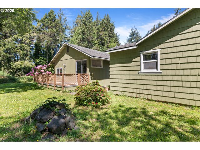 803 OHIO Ave, Bandon, OR 97411