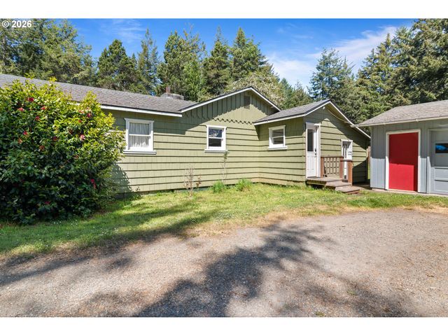 803 OHIO Ave, Bandon, OR 97411