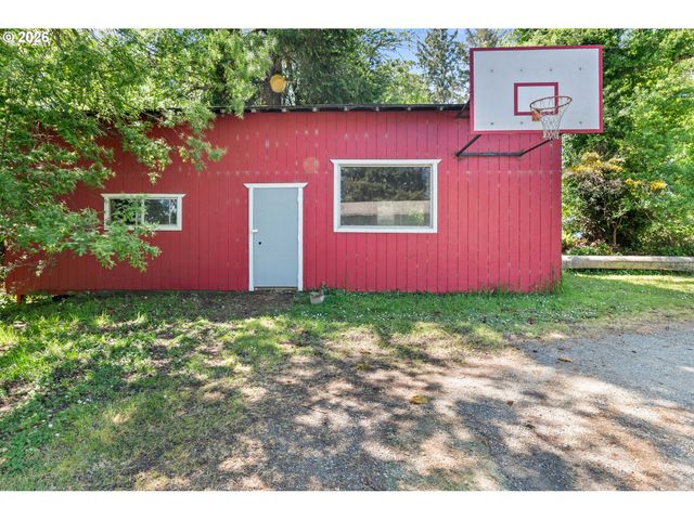 803 OHIO Ave, Bandon, OR 97411