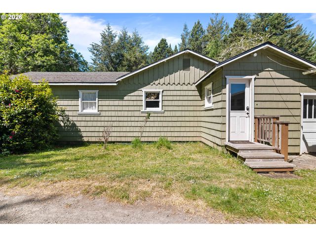 803 OHIO Ave, Bandon, OR 97411