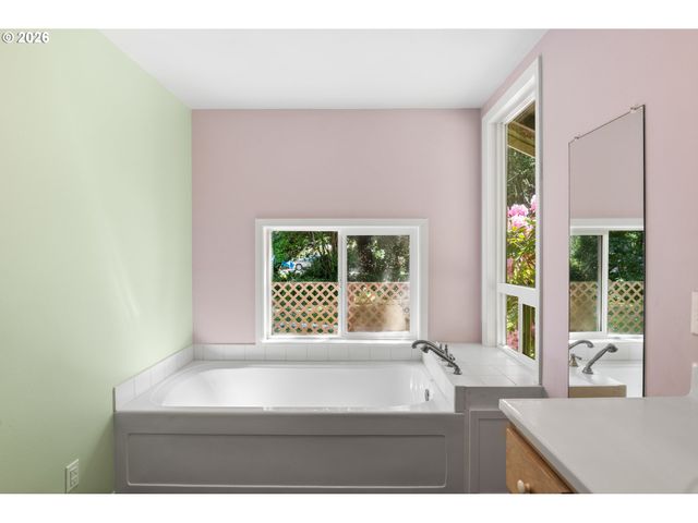 803 OHIO Ave, Bandon, OR 97411