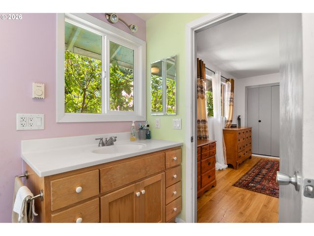 803 OHIO Ave, Bandon, OR 97411