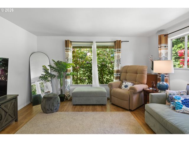 803 OHIO Ave, Bandon, OR 97411
