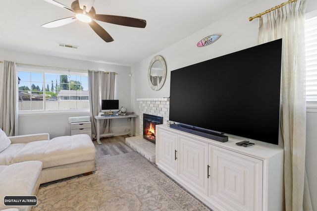 9359 Lujan Dr, Elk Grove, CA 95624