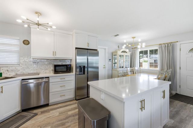 9359 Lujan Dr, Elk Grove, CA 95624