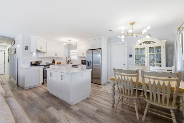 9359 Lujan Dr, Elk Grove, CA 95624