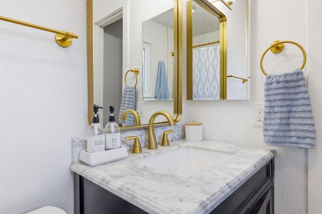 9359 Lujan Dr, Elk Grove, CA 95624