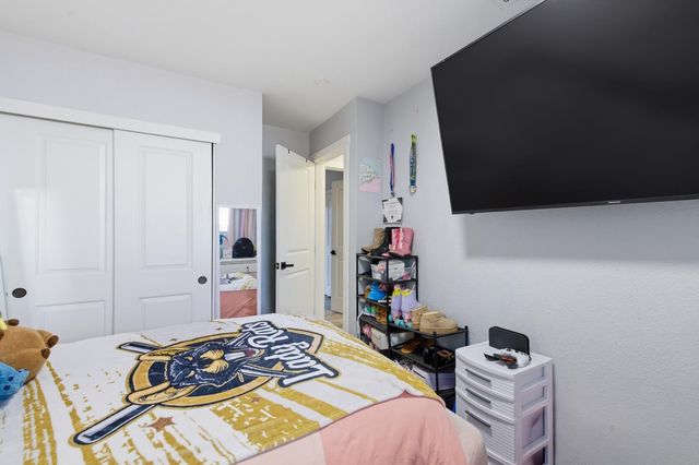 9359 Lujan Dr, Elk Grove, CA 95624