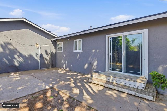 9359 Lujan Dr, Elk Grove, CA 95624
