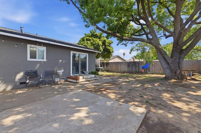9359 Lujan Dr, Elk Grove, CA 95624