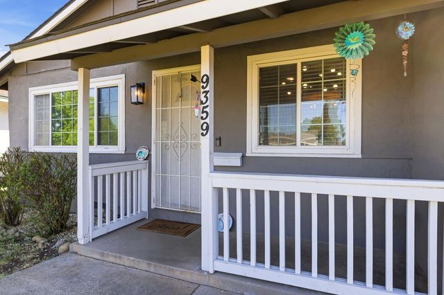 9359 Lujan Dr, Elk Grove, CA 95624