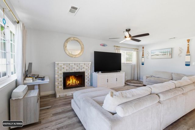 9359 Lujan Dr, Elk Grove, CA 95624