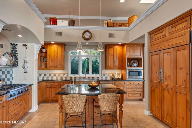 3140 E Crest Shadows Drive, Tucson, AZ 85718