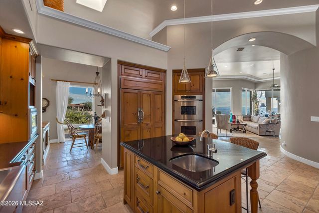 3140 E Crest Shadows Drive, Tucson, AZ 85718