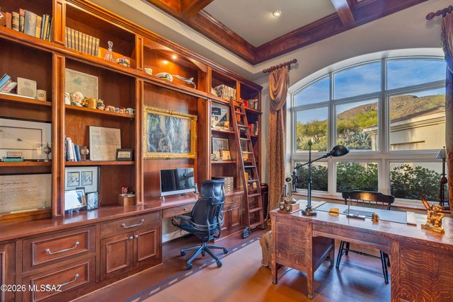 3140 E Crest Shadows Drive, Tucson, AZ 85718