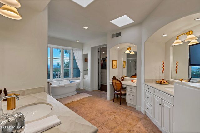 3140 E Crest Shadows Drive, Tucson, AZ 85718