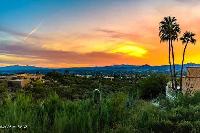 3140 E Crest Shadows Drive, Tucson, AZ 85718