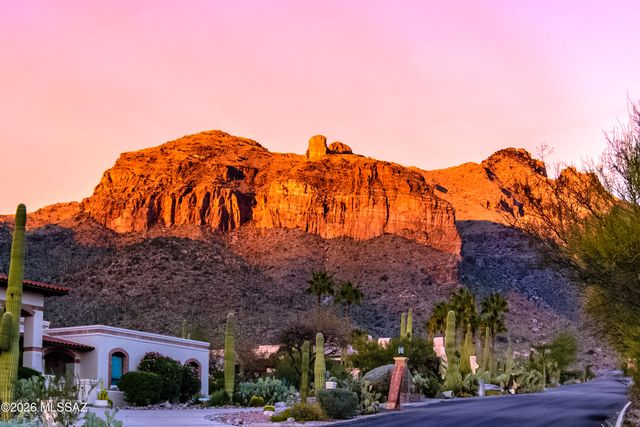 3140 E Crest Shadows Drive, Tucson, AZ 85718