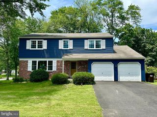1002 LIBERTY LN, Warrington, PA 18976