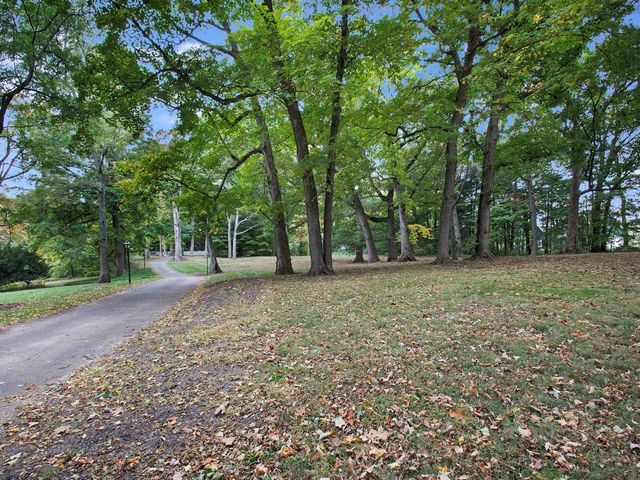 1850 N Mulford Road, Rockford, IL 61107
