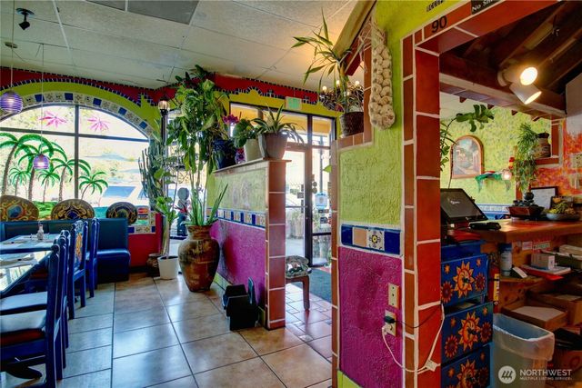 624 E Fairhaven Avenue, Burlington, WA 98233