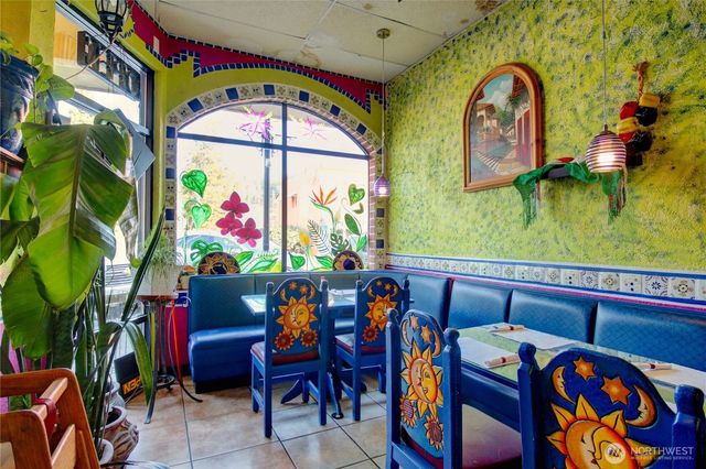 624 E Fairhaven Avenue, Burlington, WA 98233