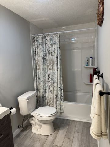4 Greenbriar Drive 102, North Reading, MA 01864