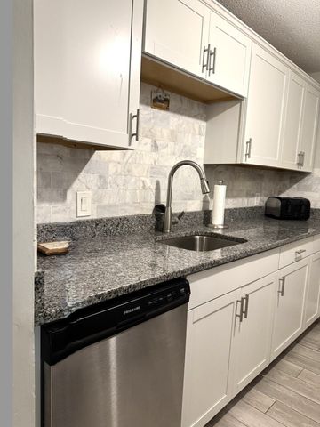 4 Greenbriar Drive 102, North Reading, MA 01864