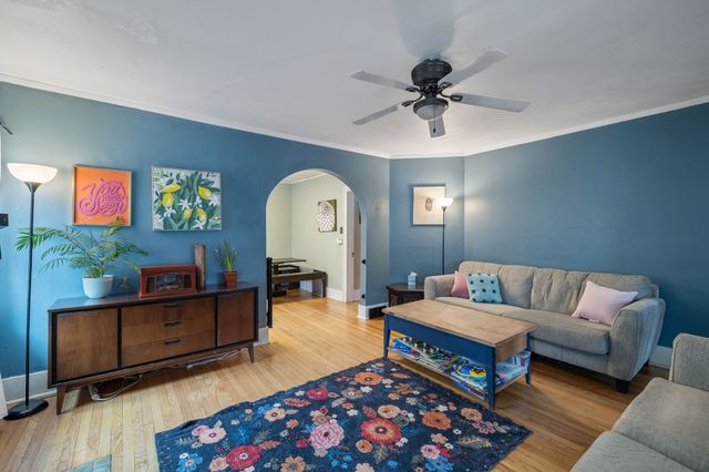 2120 40th Street, Des Moines, IA 50310