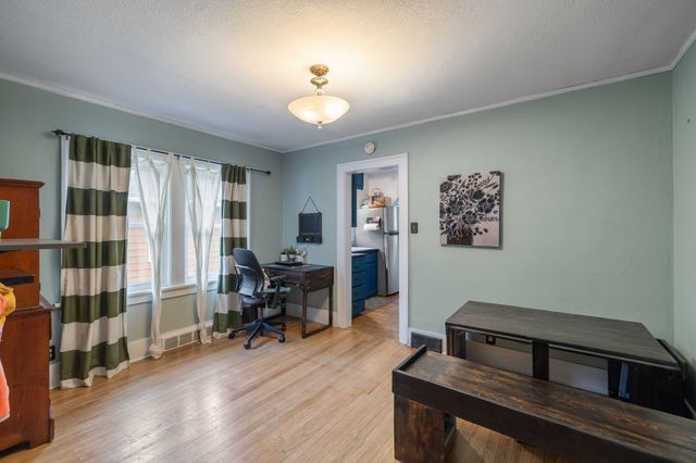 2120 40th Street, Des Moines, IA 50310