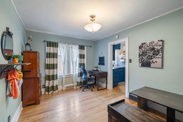 2120 40th Street, Des Moines, IA 50310