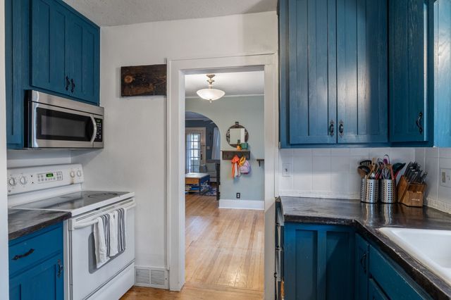 2120 40th Street, Des Moines, IA 50310