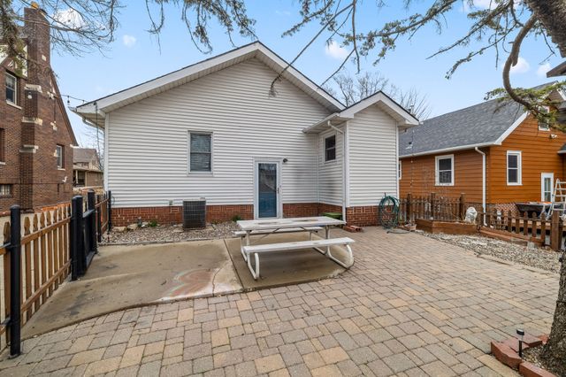 2120 40th Street, Des Moines, IA 50310