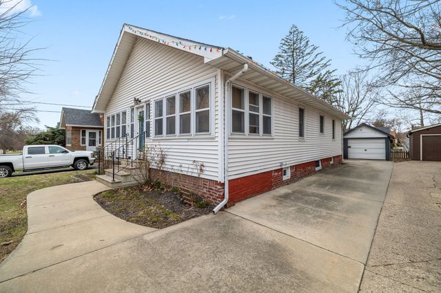 2120 40th Street, Des Moines, IA 50310