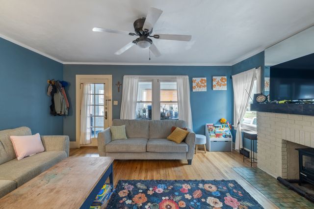 2120 40th Street, Des Moines, IA 50310