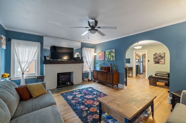 2120 40th Street, Des Moines, IA 50310