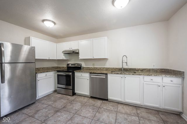 1738 Sonesta Way, Indianapolis, IN 46217