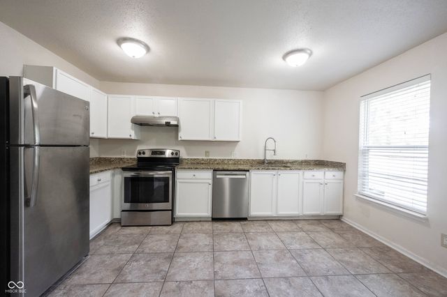 1738 Sonesta Way, Indianapolis, IN 46217