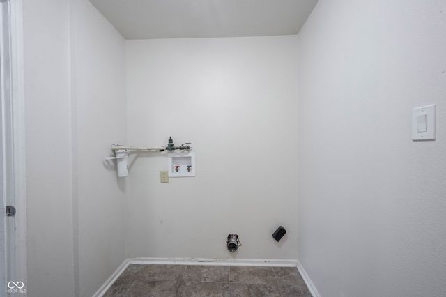 1738 Sonesta Way, Indianapolis, IN 46217