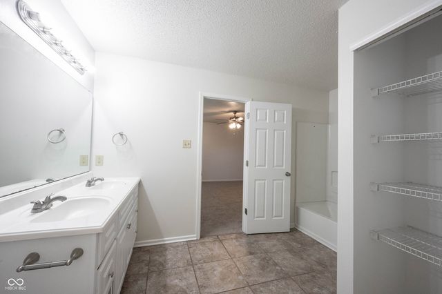 1738 Sonesta Way, Indianapolis, IN 46217