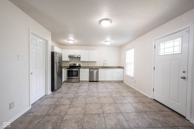 1738 Sonesta Way, Indianapolis, IN 46217