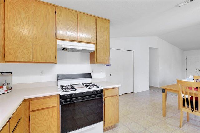 319 River Oaks Dr, Yuba City, CA 95991