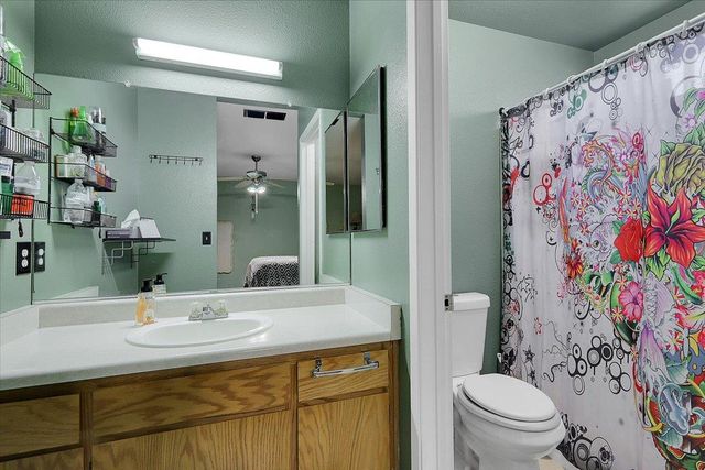 319 River Oaks Dr, Yuba City, CA 95991