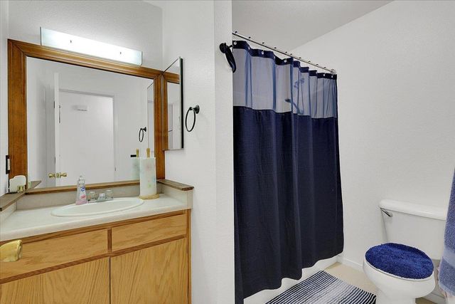 319 River Oaks Dr, Yuba City, CA 95991