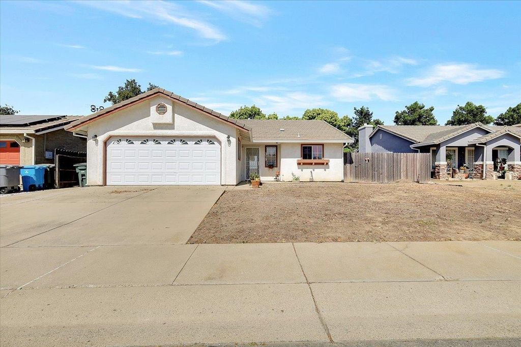 319 River Oaks Dr, Yuba City, CA 95991