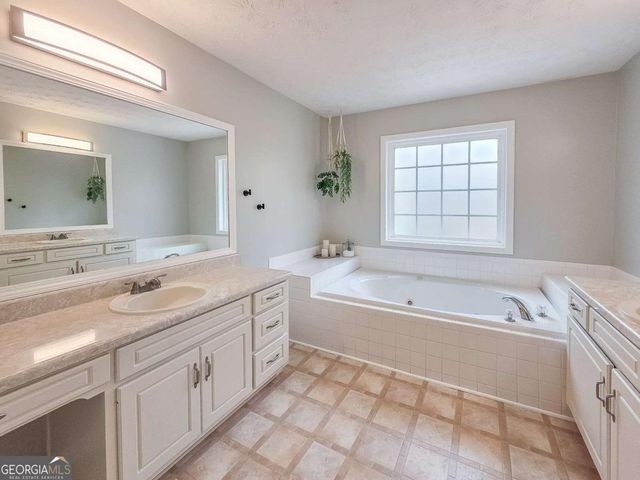 2441 River Run Drive, Dacula, GA 30019