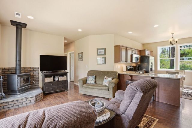 2609 E Tiger Lily Ln, Spangle, WA 99031