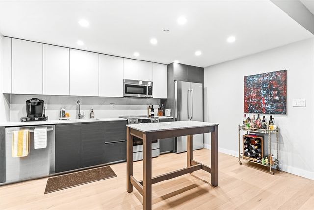 932 Broadway 208, Chelsea, MA 02150