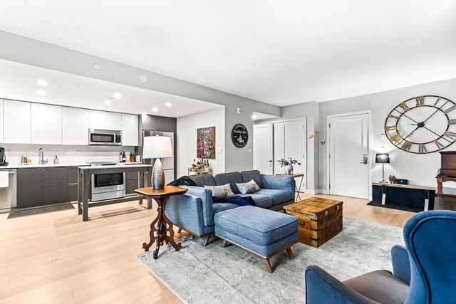 932 Broadway 208, Chelsea, MA 02150