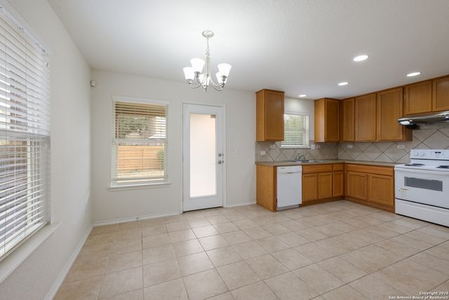 6015 Wisteria HL, San Antonio, TX 78218